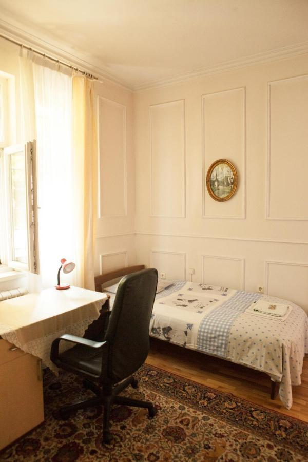 Botev Apartment Sofia Bagian luar foto